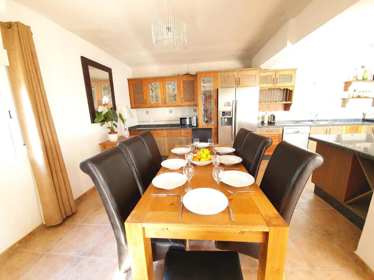 Beautiful 5 Bedroom Villa With Private Pool With Stunning Sea Views, Walking Distances To Shops Restaurants Beach Manilva Exteriör bild