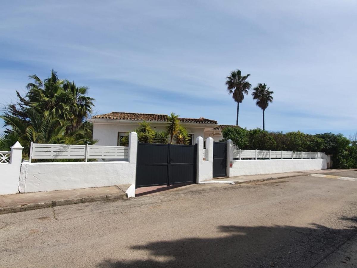 Beautiful 5 Bedroom Villa With Private Pool With Stunning Sea Views, Walking Distances To Shops Restaurants Beach Manilva Exteriör bild