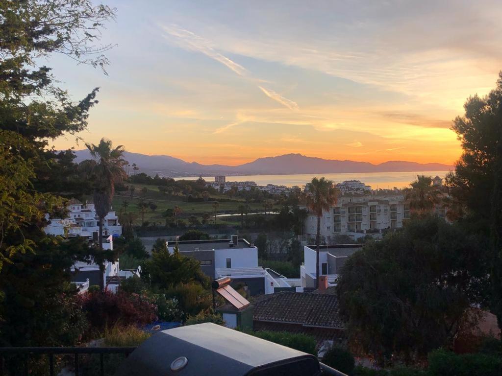 Beautiful 5 Bedroom Villa With Private Pool With Stunning Sea Views, Walking Distances To Shops Restaurants Beach Manilva Exteriör bild